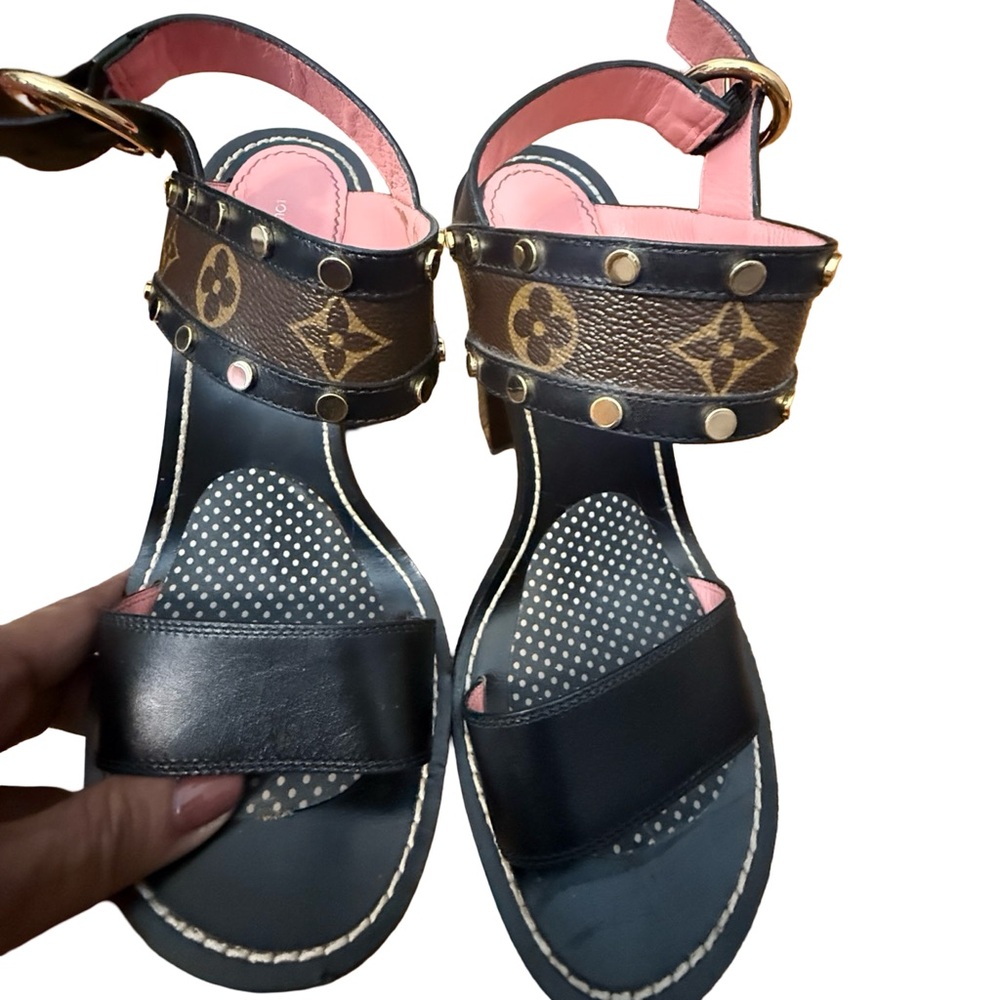 Louis Vuitton Monogram Heels with Gold Accents Size 40 - Picture 4 of 8